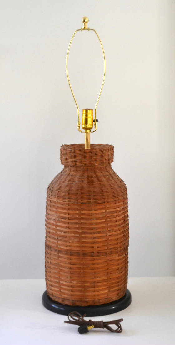 MidCenturyWovenRattanCylindricalFormTableLamp6.jpg