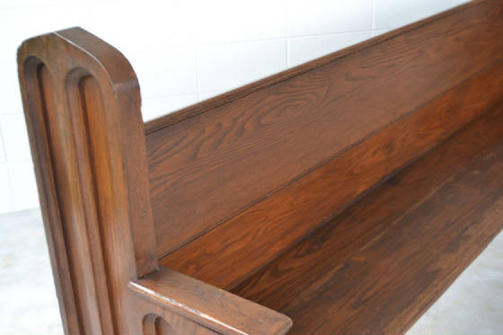 early20thcenturylongwoodenbenchwitharmsandhighbackcsv0030000200406.jpg