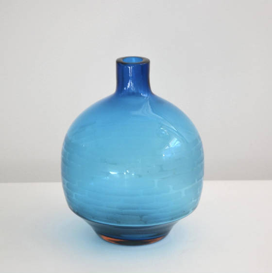 midcenturyblueglasbottleformvasejcs000100120082b3.jpg