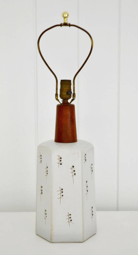 midcenturyceramicandwalnuttablelampbymartzgfp0030009100513.jpg