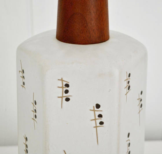 midcenturyceramicandwalnuttablelampbymartzgfp0030009100515.jpg
