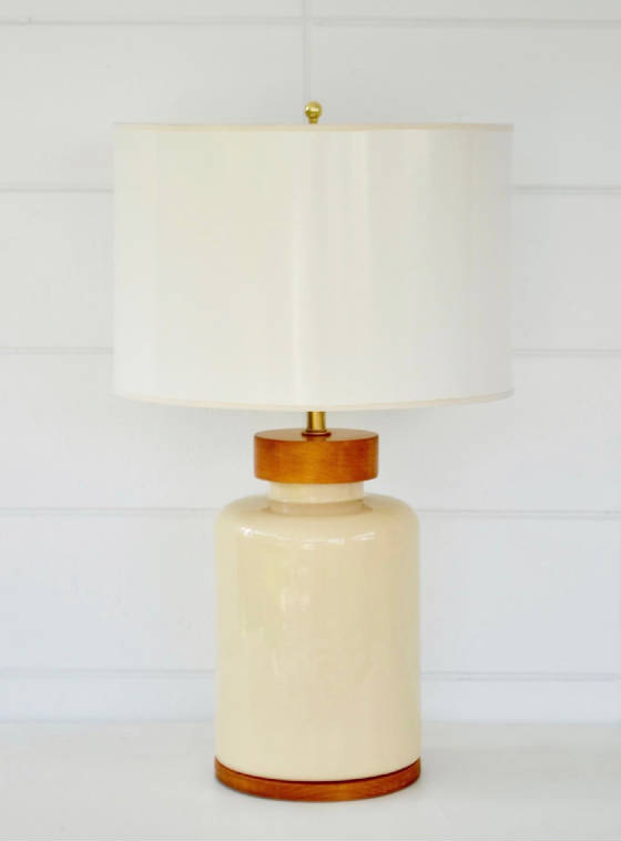 midcenturycreamglazedjarformceramictablelampwithwoodcapitalandbasewch0090008100502.jpg