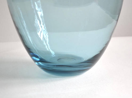 midcenturylongneckblueblownglassvasewes0010003200217.jpg