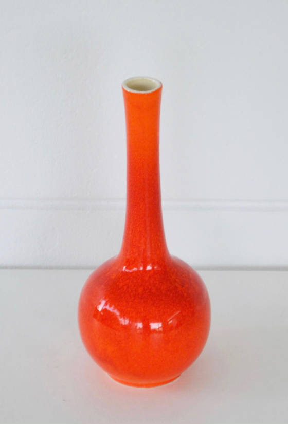 midcenturylongneckorangeglazedceramicvasebyroyalhaegershs0001008100724.jpg