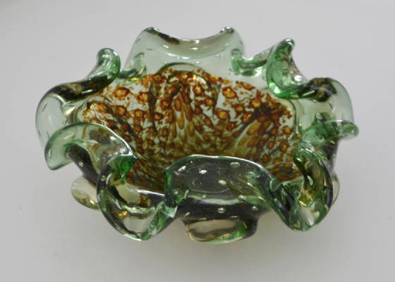 midcenturyorganicgreenandgoldfleckedmuranoglassbowlswa0090009100403.jpg