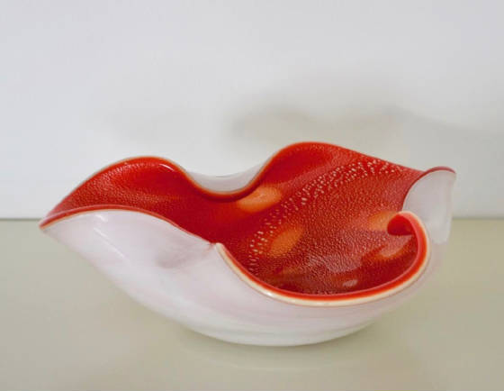 midcenturywhiteandpersimmonfoldededgemranoglassbowlsjb0080009100712.jpg