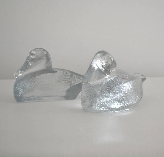 pairofhandblownglasswaterfowlformbookendsbyblenkojtf0010001200804.jpg