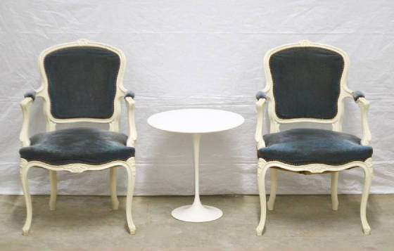 pairoflouisxvstyleblueupholsteryandwhitepaintedwoodarmchairsrhp0001009100323.jpg
