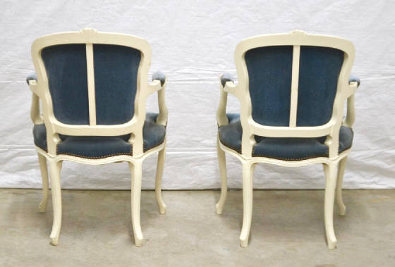 pairoflouisxvstyleblueupholsteryandwhitepaintedwoodarmchairsrhp0001009100325.jpg