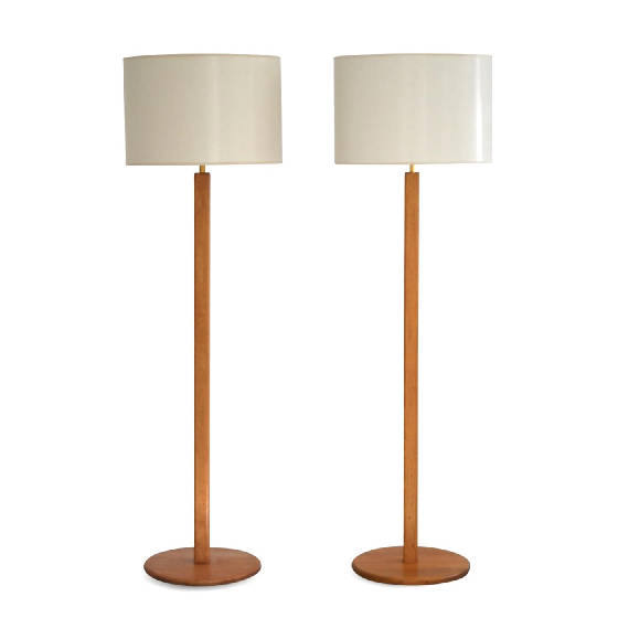 pairofmidcenturylightwoodfloorlampsonroundbasessbh0011001200801.jpg