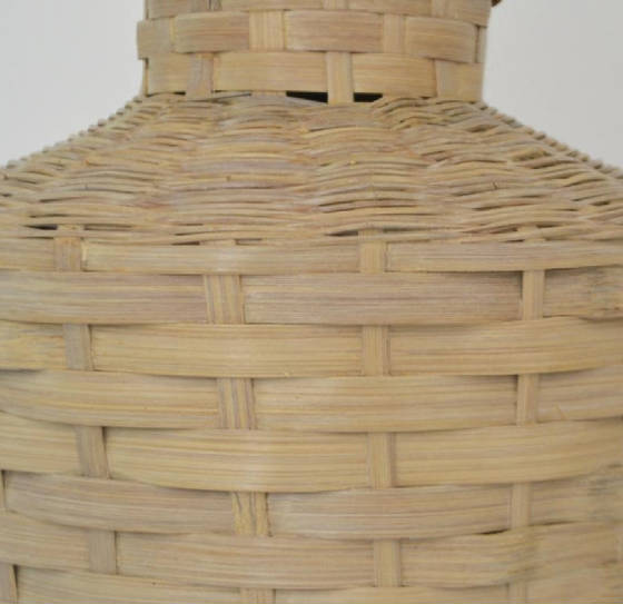 pairofmidcenturywovenrattanbasketformtablelampsonwhitelaqueredbasesbgs0080002200406.jpg