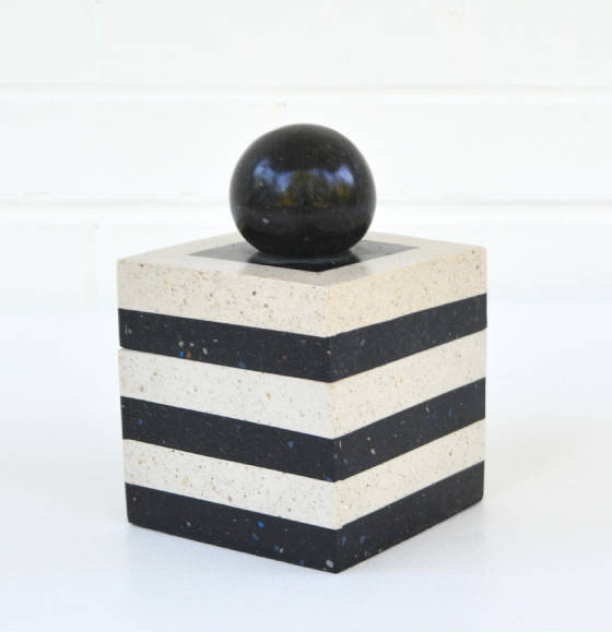 postmodernblackandwhitetessellatedstoneboximage3.jpg