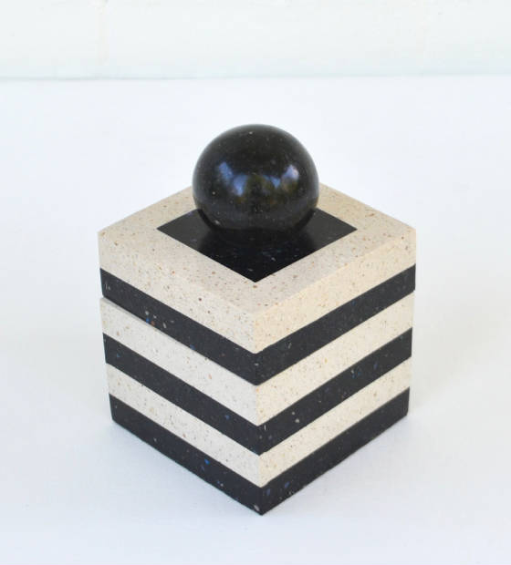 postmodernblackandwhitetessellatedstoneboximage5.jpg