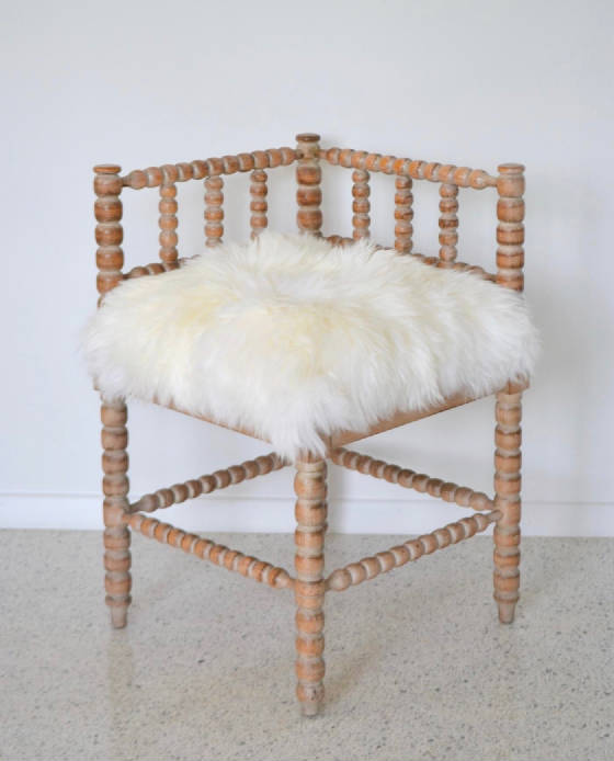 turnedwoodcanedseatandsheepskincushioncornerchairwgl0021008100102.jpg