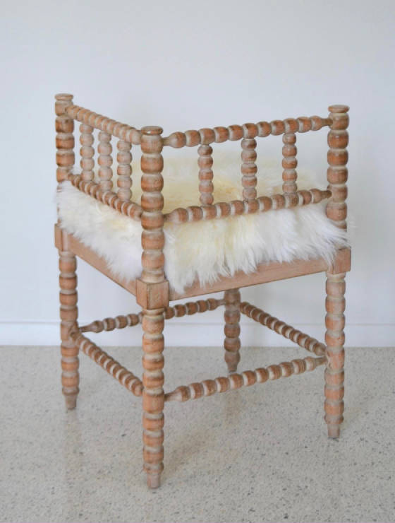 turnedwoodcanedseatandsheepskincushioncornerchairwgl0021008100105.jpg