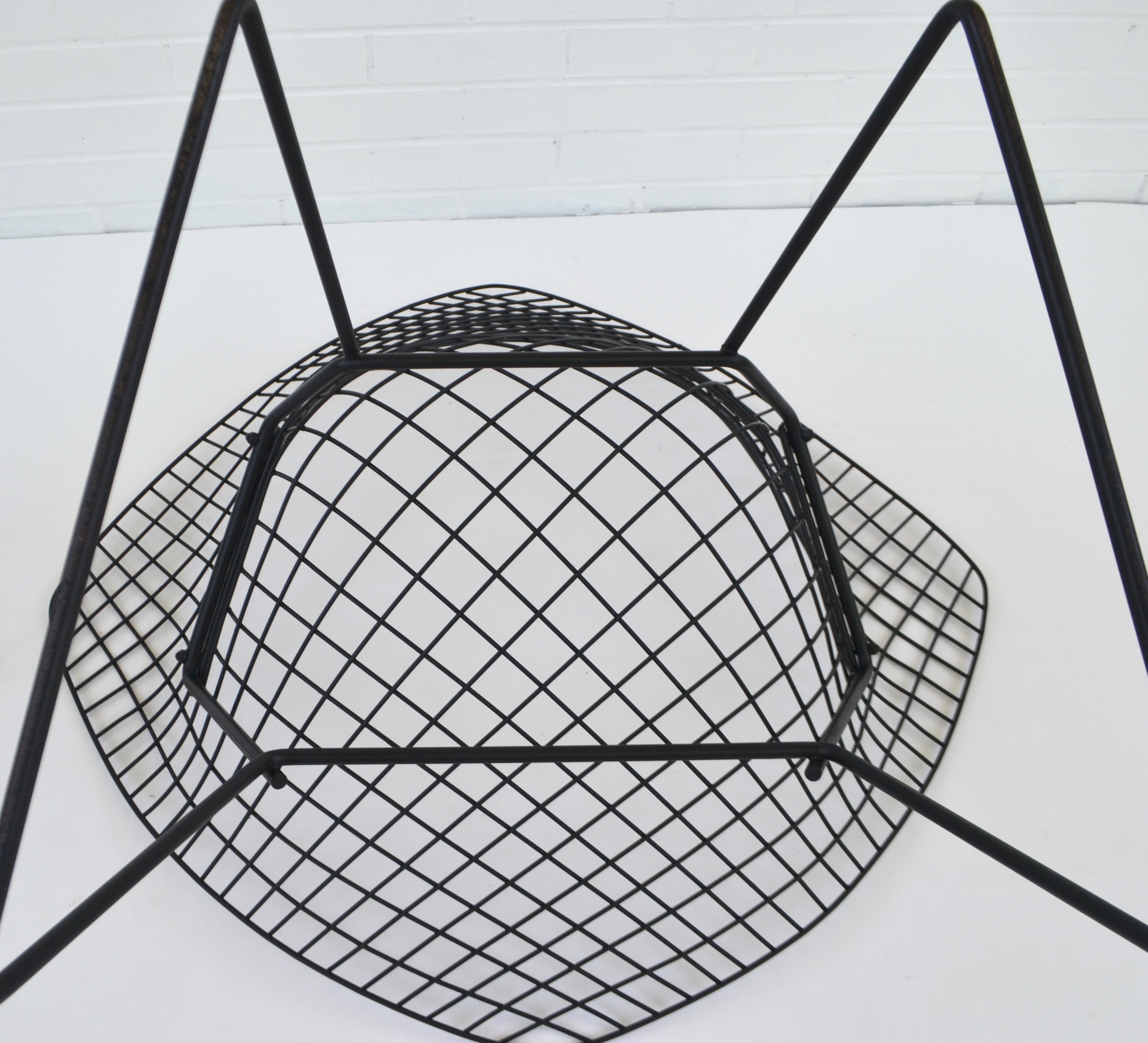 pairofmidcenturydiamondchairsbyharrybertoiapmdgimage10.jpg