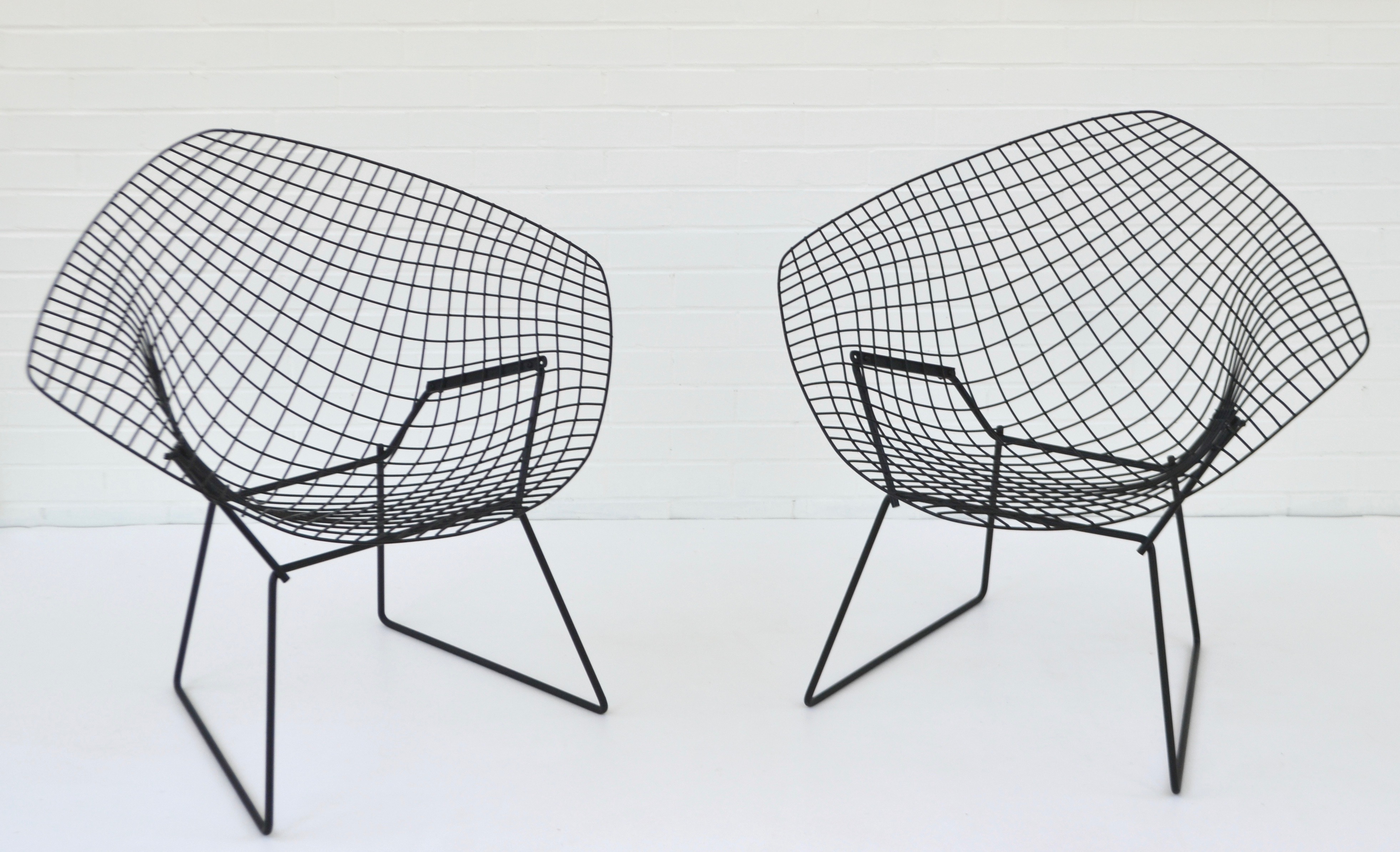 pairofmidcenturydiamondchairsbyharrybertoiapmdgimage12.jpg